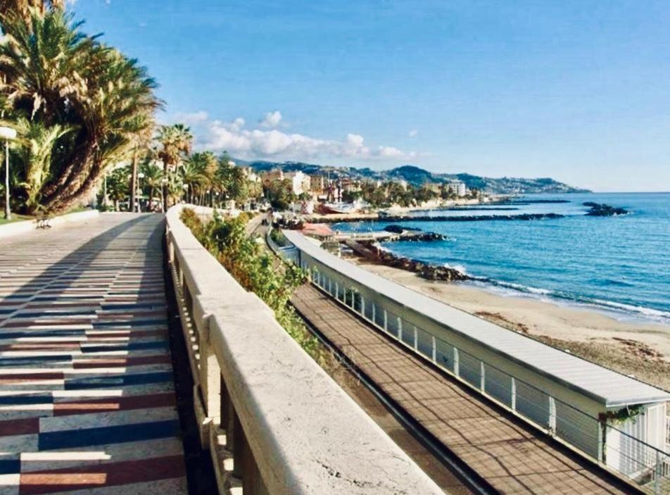 La Casa Di Ermes - Ampio Luminoso Appartamento A Tre Minuti Dal Centro Sanremo Exterior foto